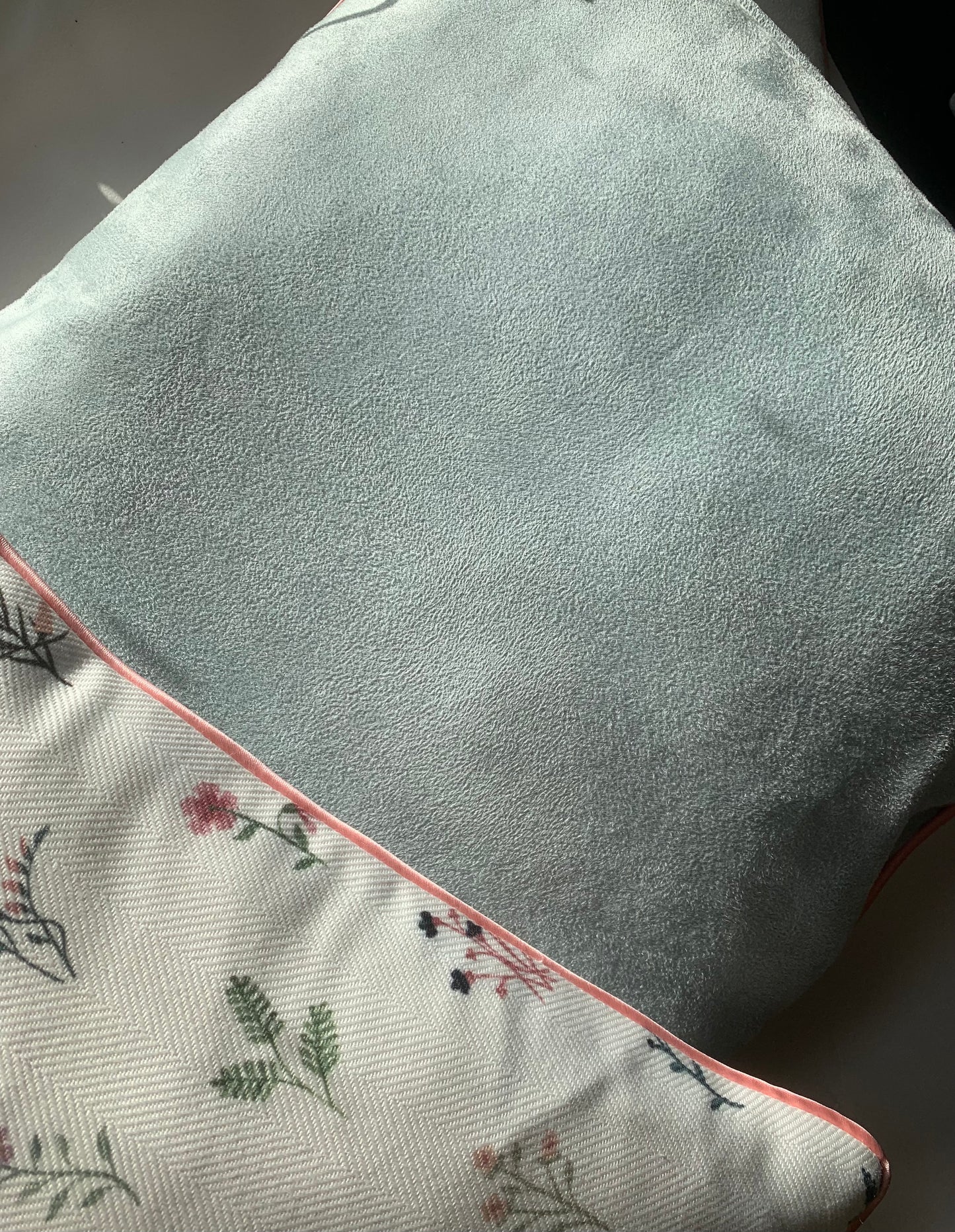 'Oops-a-daisy' cushion