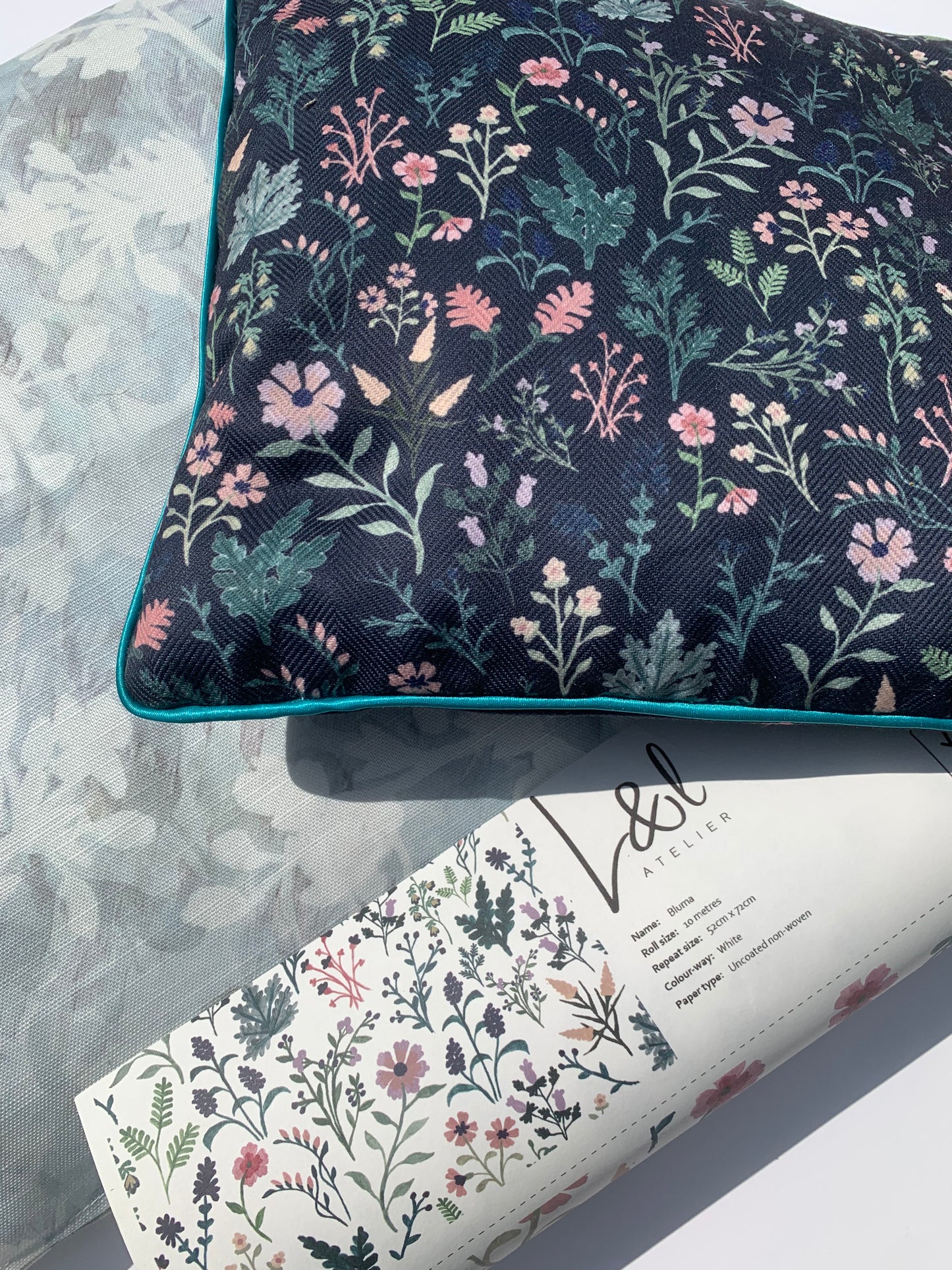 'Bluma' dark Cushion