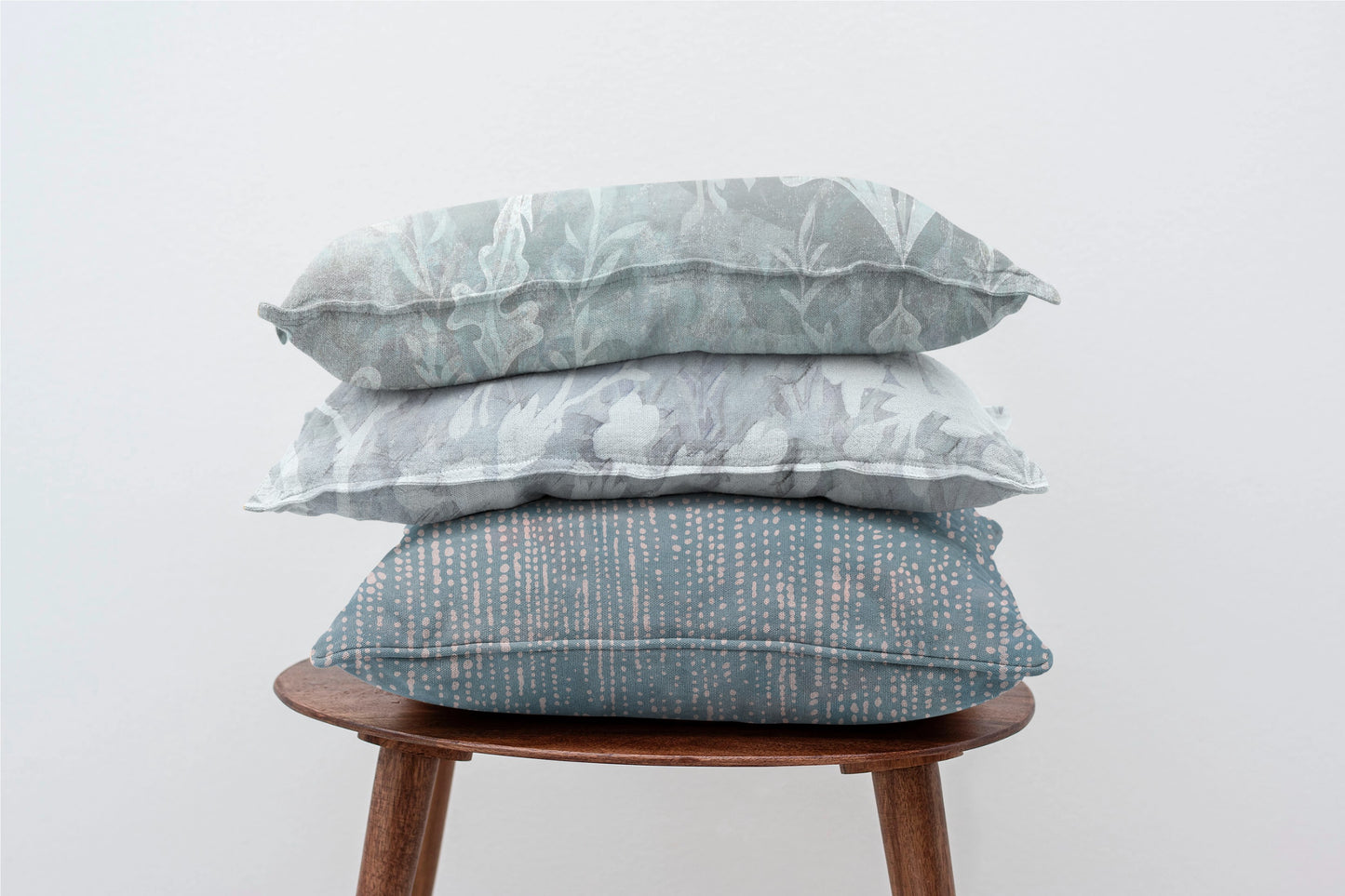 'Dot-to-dot' cushion