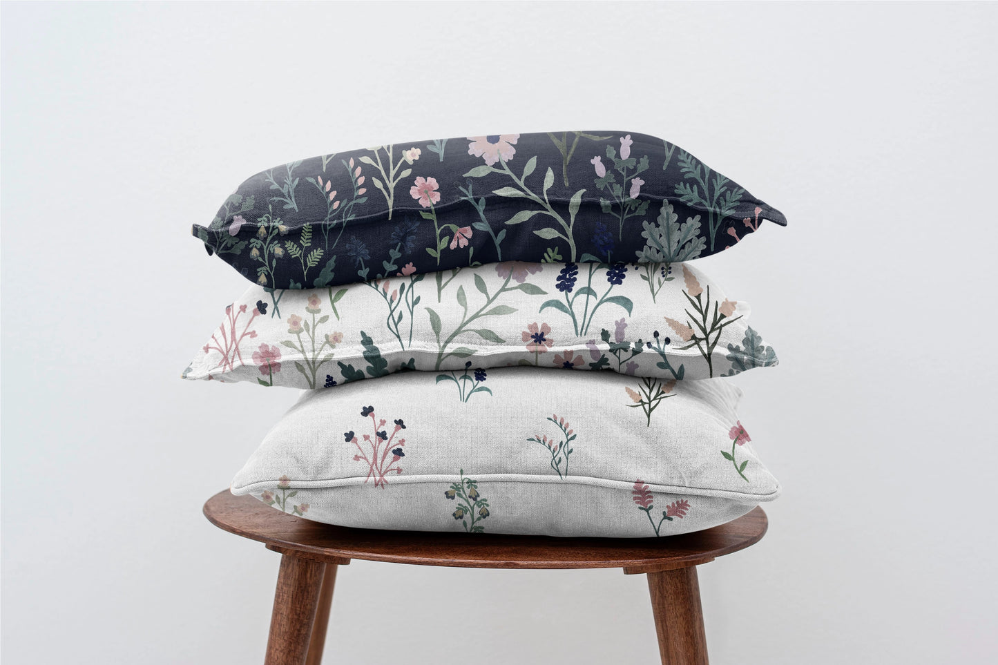 'Bluma' dark Cushion
