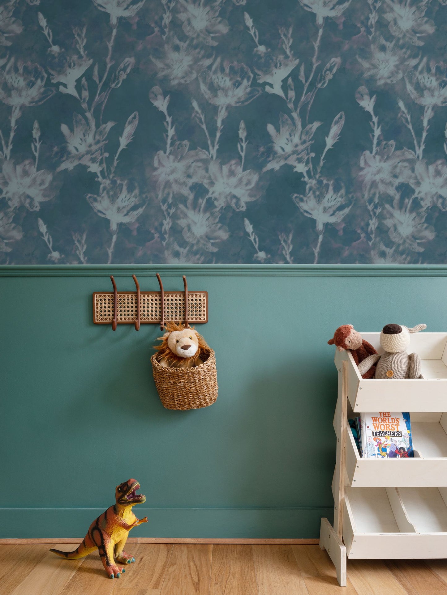 'Petals in the night' wallpaper in dark blue