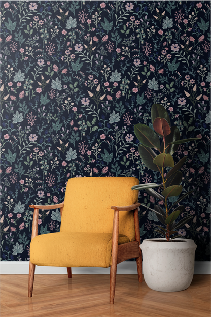 'Bluma' wallpaper in deep blue